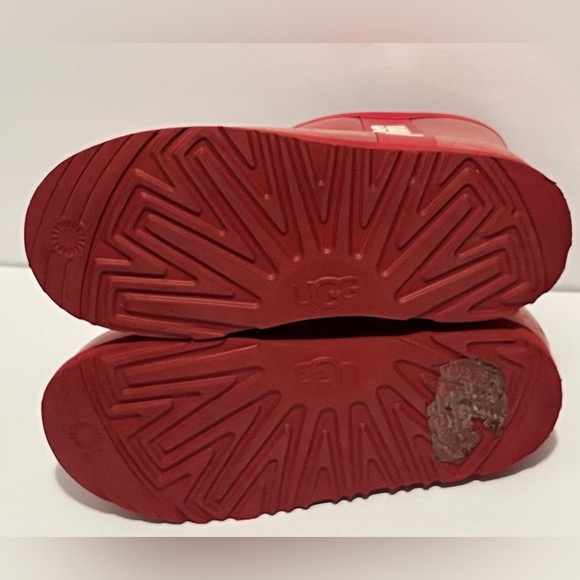 UGG Classic Clear Mini II Boot for Kids - Picture 10 of 15